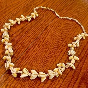 Vintage 90s Sea Shell necklace